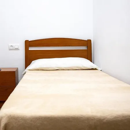 Hostel Yani's 1 Estrella *