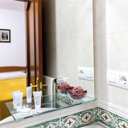 Yani's 1 Estrella Hostel