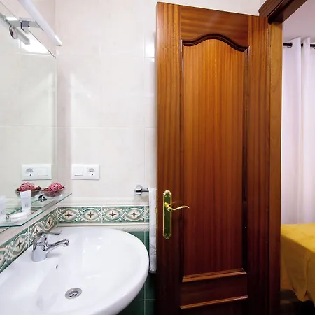 Yani's 1 Estrella Hostel *