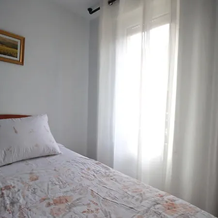 San Martin 1 Estrella Hostel Arriondas