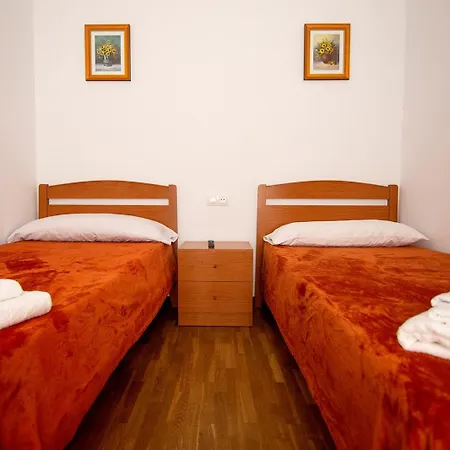 San Martin 1 Estrella Hostel *