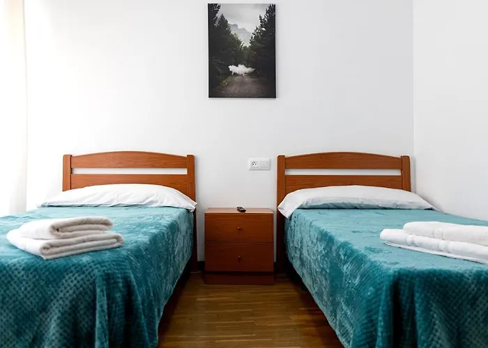 Hostel Yani's 1 Estrella Arriondas