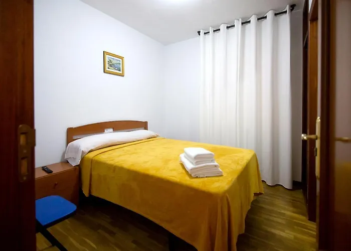 Hostel Yani's 1 Estrella Arriondas