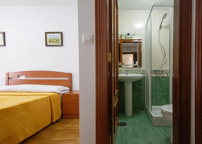 Yani's 1 Estrella Hostel