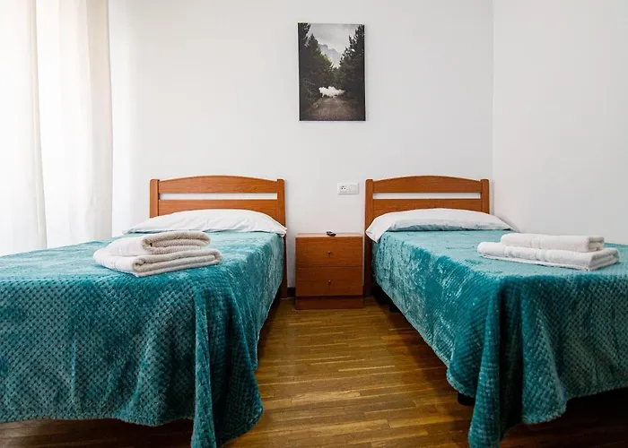 Yani's 1 Estrella Hostel *